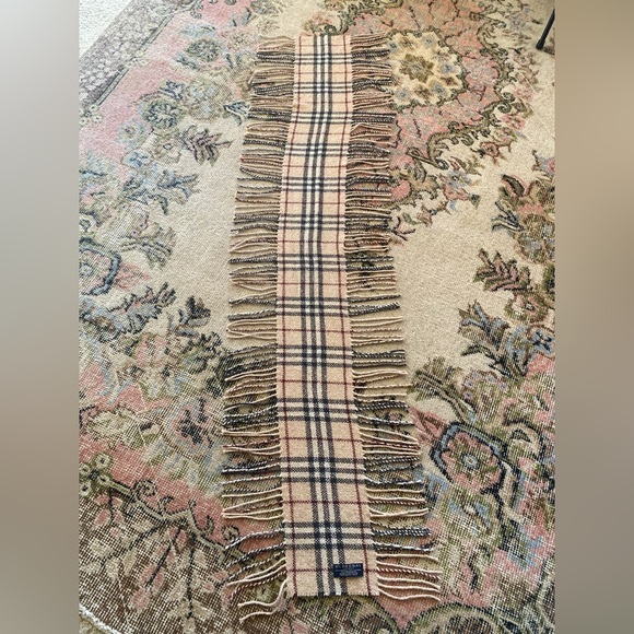 BURBERRY Nova Check Happy Fringe SCARF🔥EUC/LIKE NEW🔥WOVEN🎁CASHMERE Blend!🎄🎁 - Picture 11 of 15